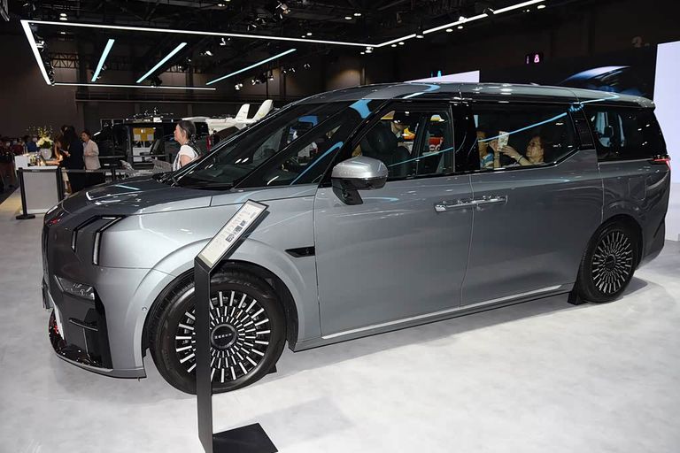 Zeekr 009 - exterior