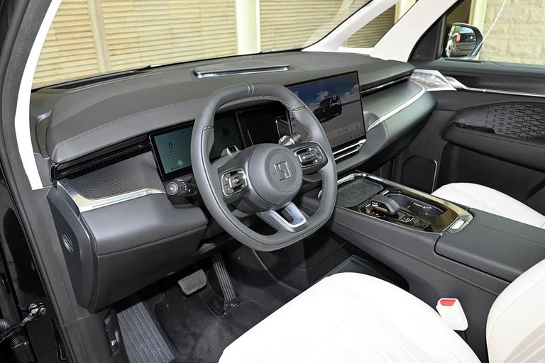 Zeekr 009 - interior