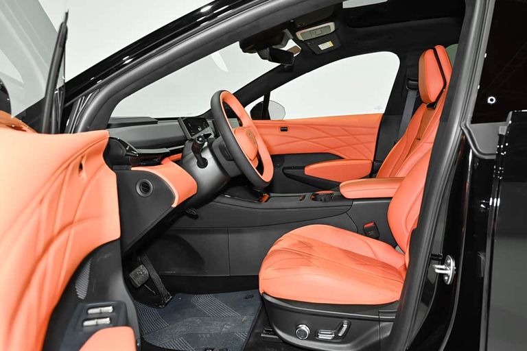 Zeekr X - interior